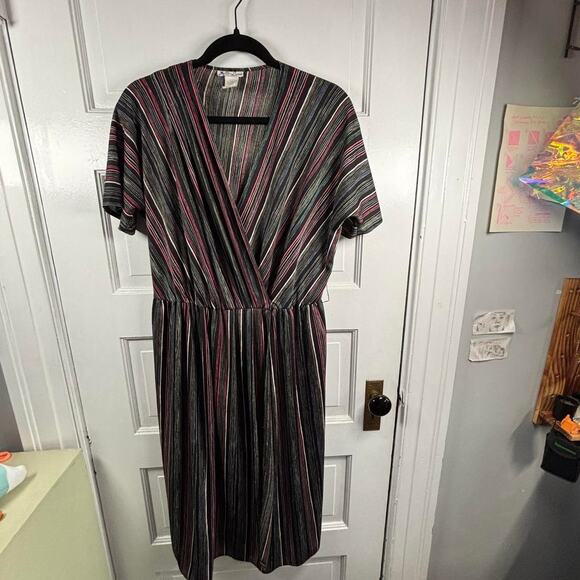 60s 70s 80s striped midi dress with short sleeves and wrap top dress - Picture 4 of 6